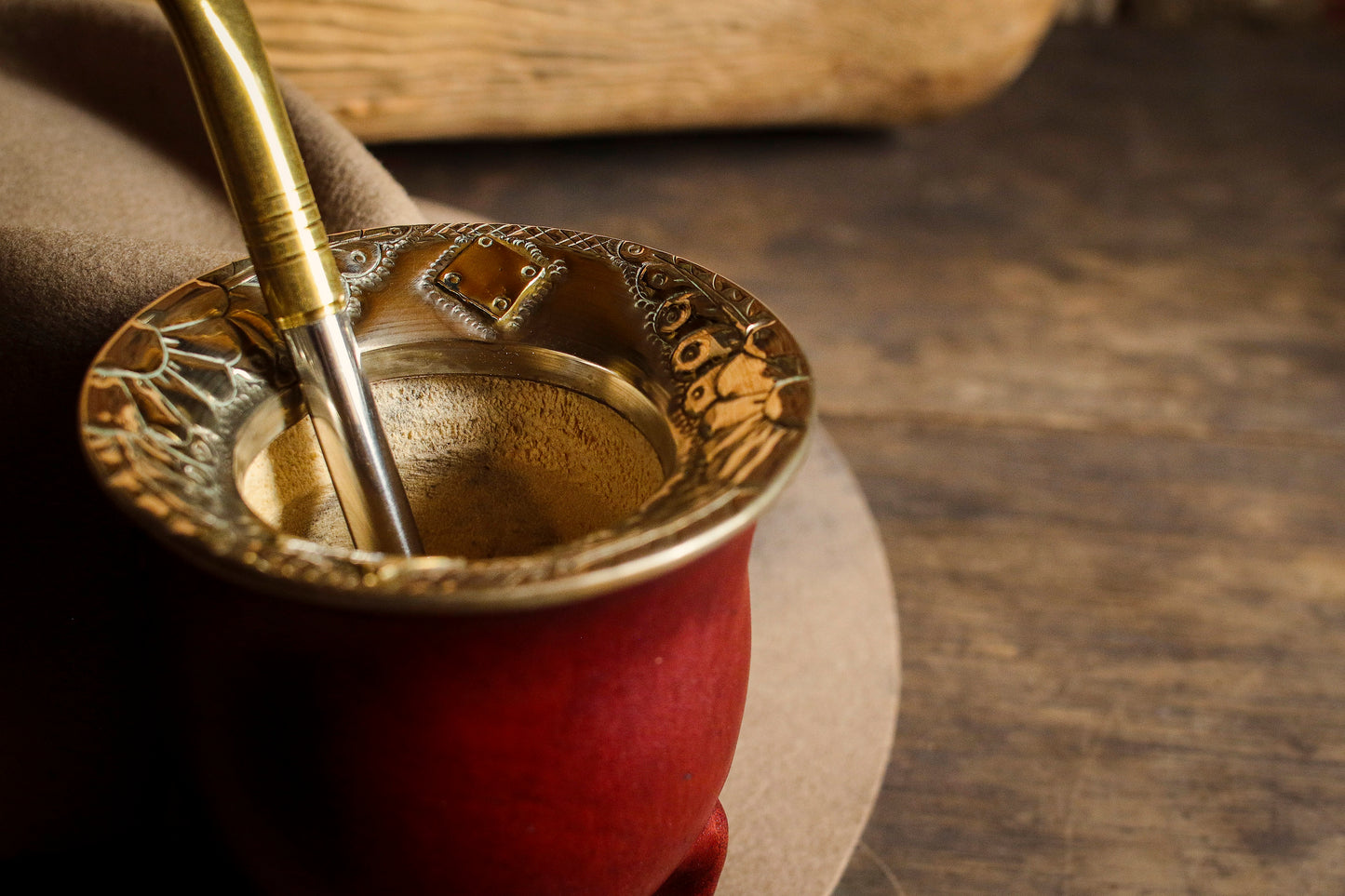 Mate de Cuero y Alpaca con Bombilla