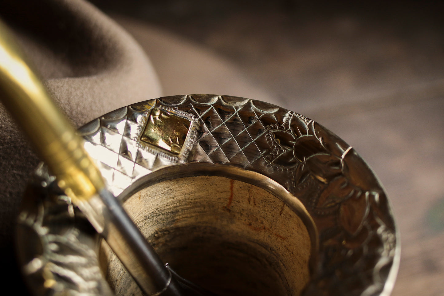 Mate de Cuero y Alpaca con Bombilla