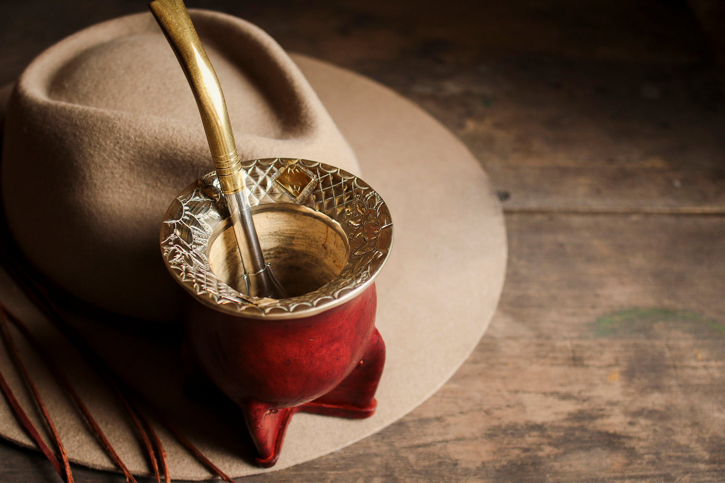 Mate de Cuero y Alpaca con Bombilla