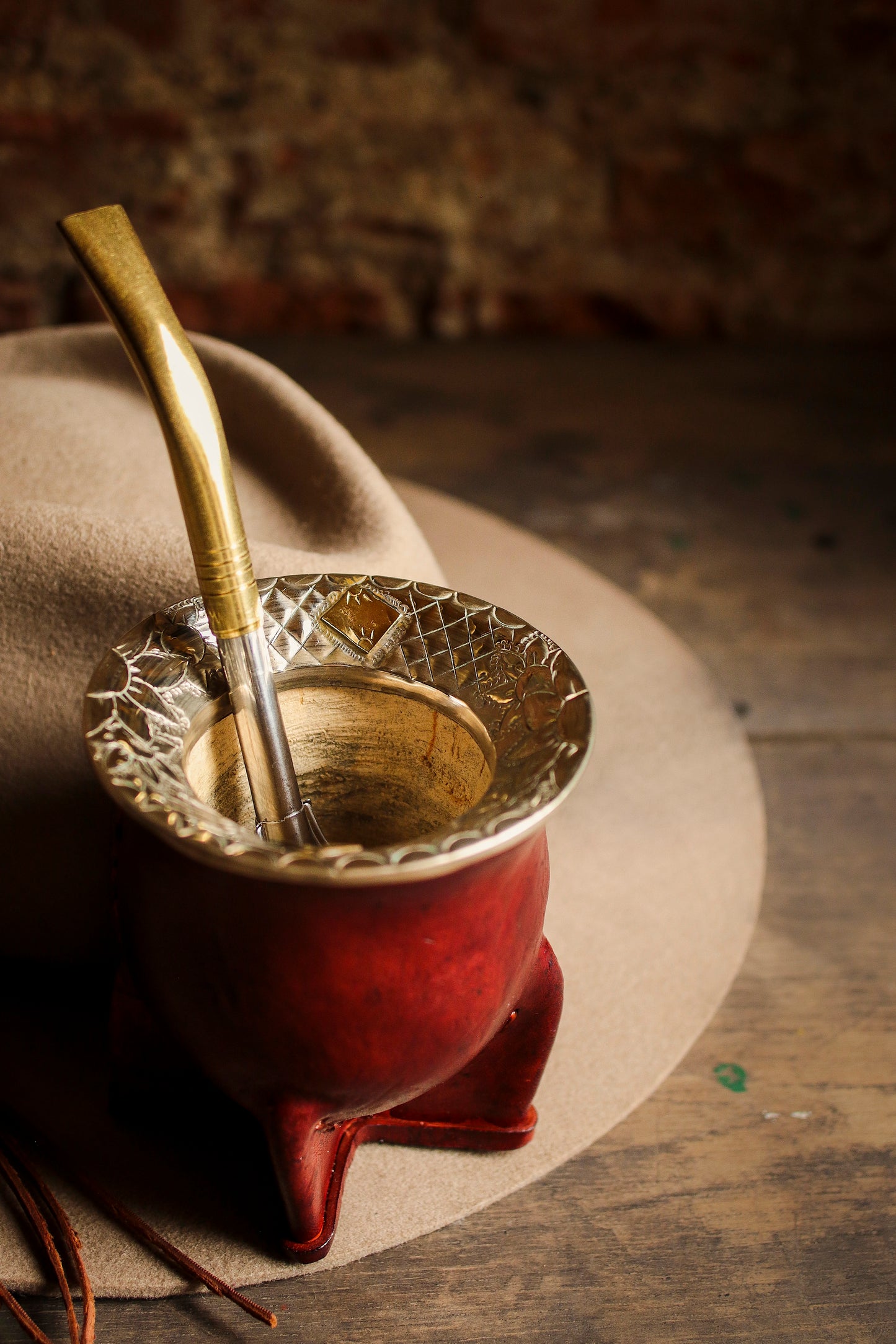 Mate de Cuero y Alpaca con Bombilla