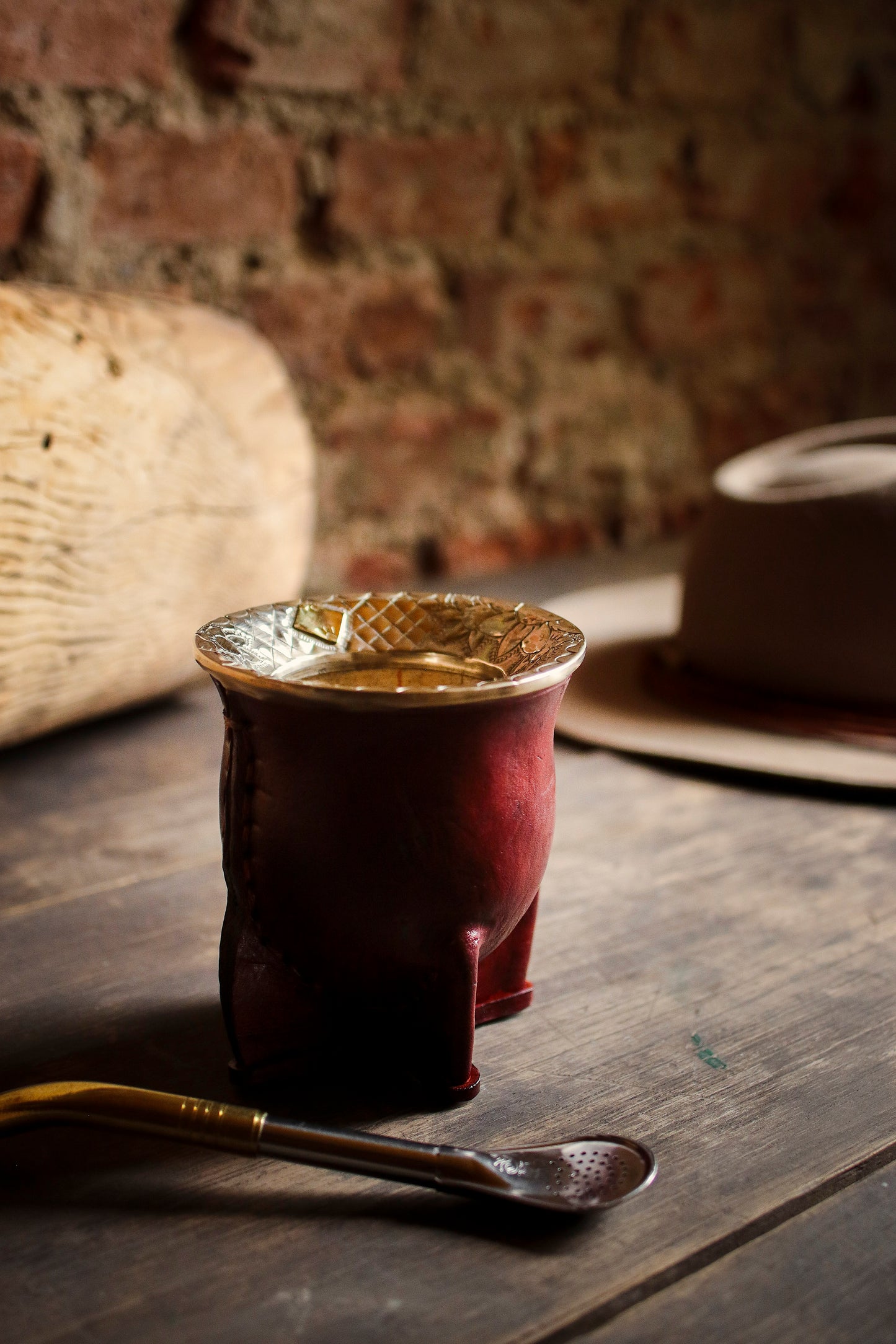 Mate de Cuero y Alpaca con Bombilla