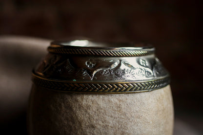 Torpedo criollo de cuero, bronce y alpaca con Bombilla