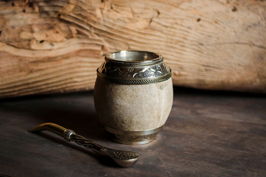 Torpedo criollo de cuero, bronce y alpaca con Bombilla