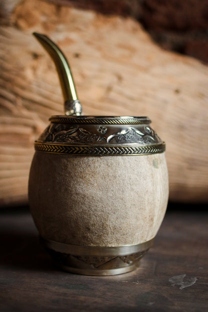 Torpedo criollo de cuero, bronce y alpaca con Bombilla