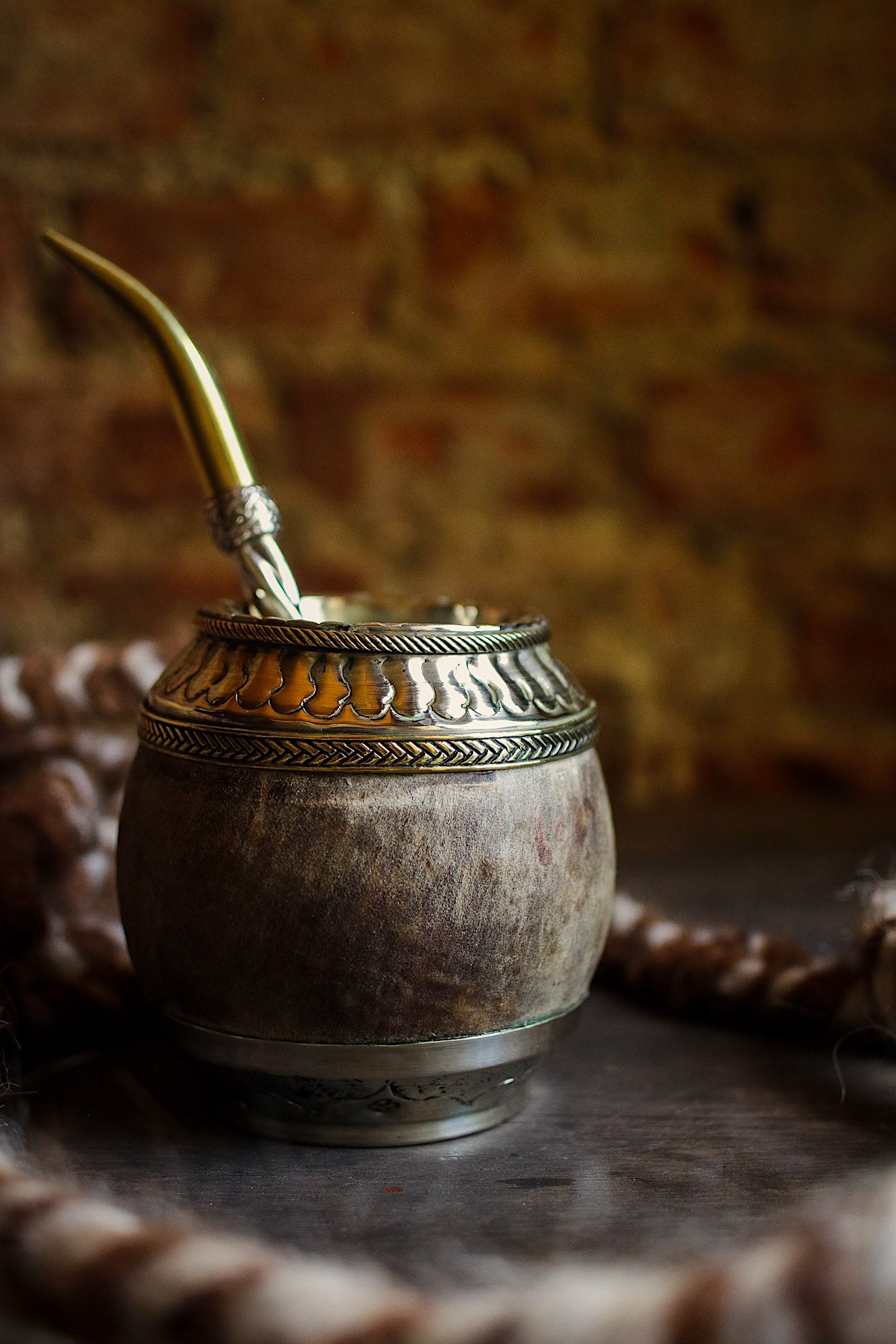 Torpedo criollo de cuero, bronce y alpaca con Bombilla