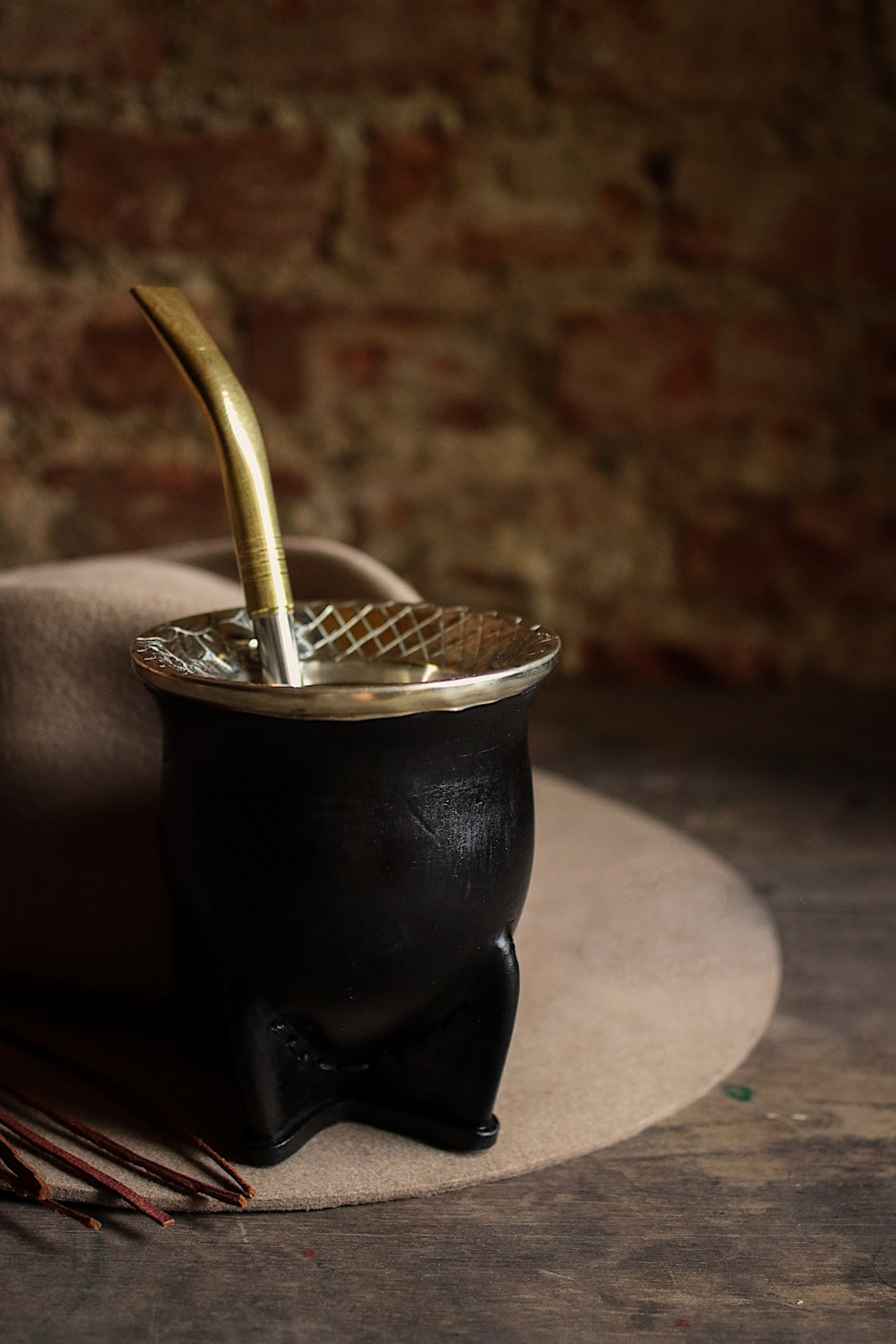 Mate de Cuero y Alpaca con Bombilla