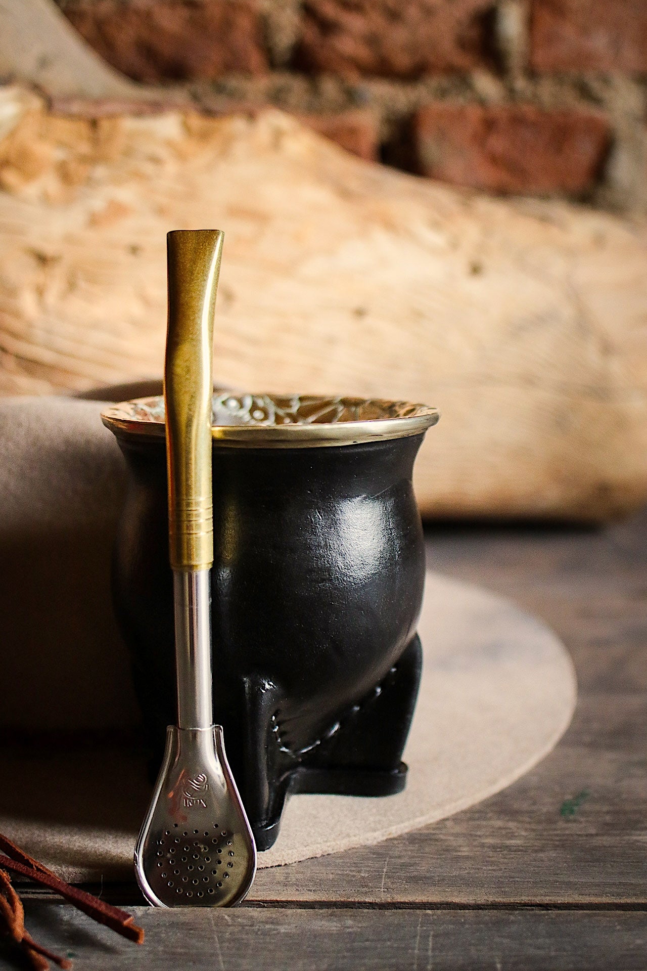 Mate de Cuero y Alpaca con Bombilla