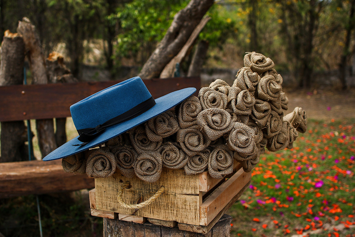 Rosas de Yute en Caja de Madera
