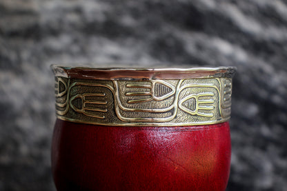 Imperial Cuero cincelado en Bronce con Bombilla