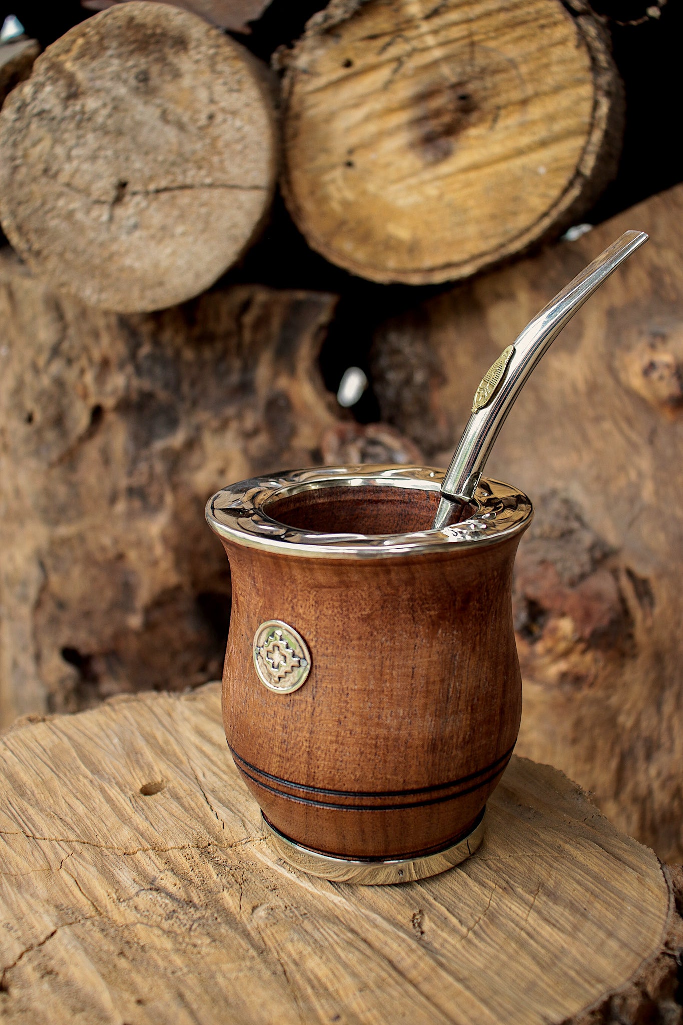 Mate de Algarrobo con Bombilla y Escudo Nacional