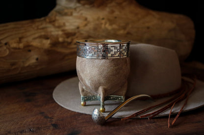 Mate de Cuero con Base de Alpaca y Bronce con Bombilla