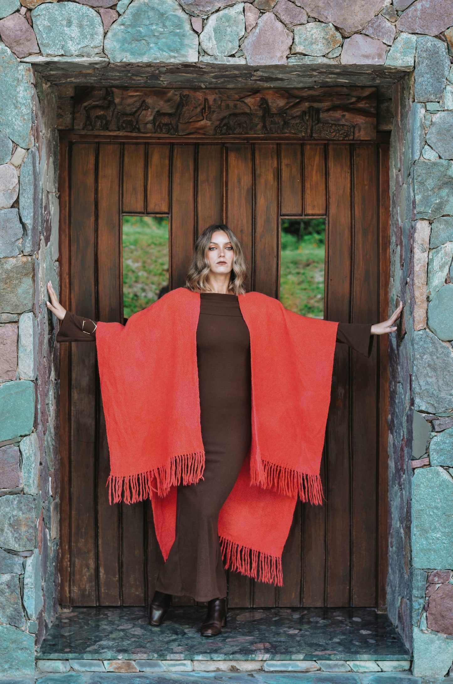 Ruana "Patrona" Hilos de Llama Baby