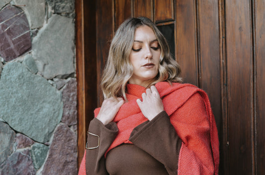 Ruana "Patrona" Hilos de Llama Baby