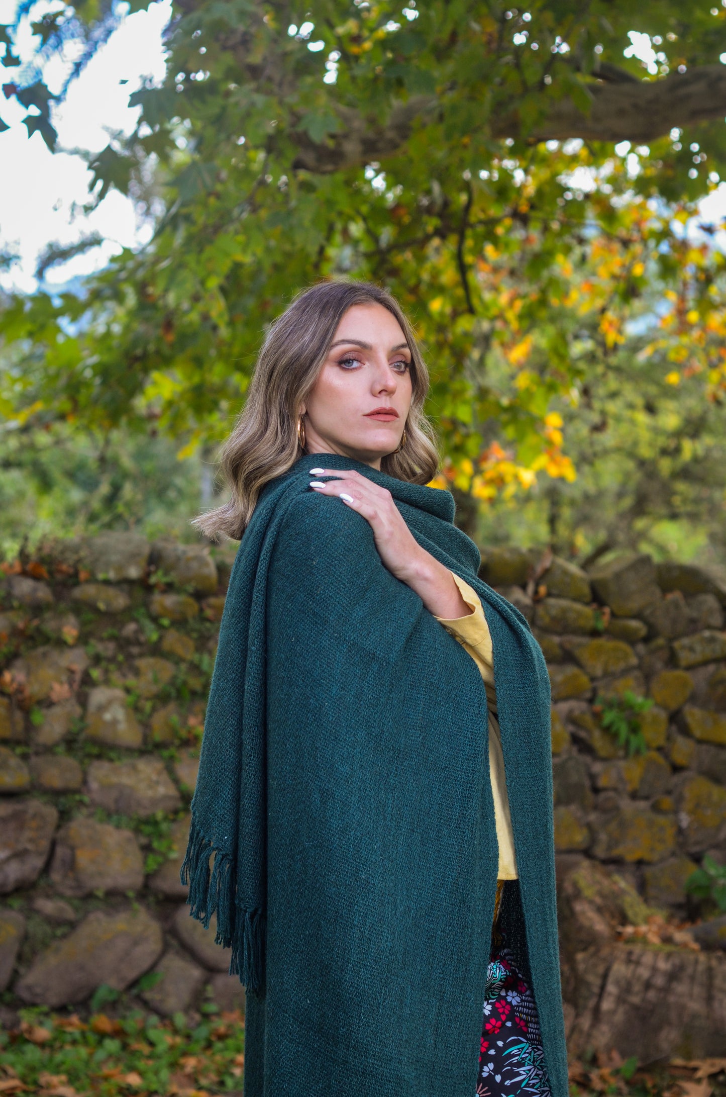 Ruana "Alcorta" Hilos de Llama Baby
