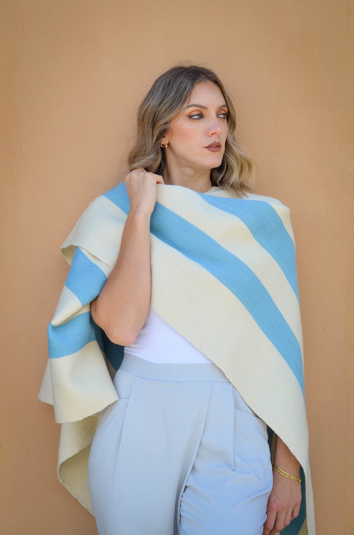 Poncho "Libertad" Obra en Telar Criollo