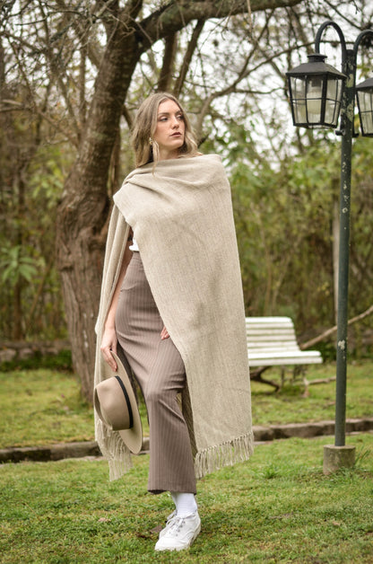 Ruana "Amancay" Hilos de Llama Baby