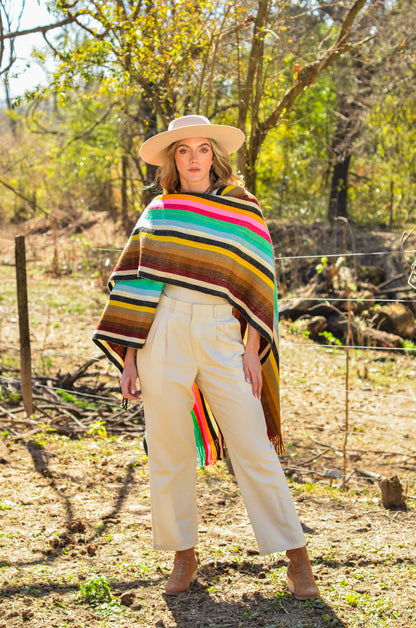 Poncho "Alvear" Obra en Telar Criollo