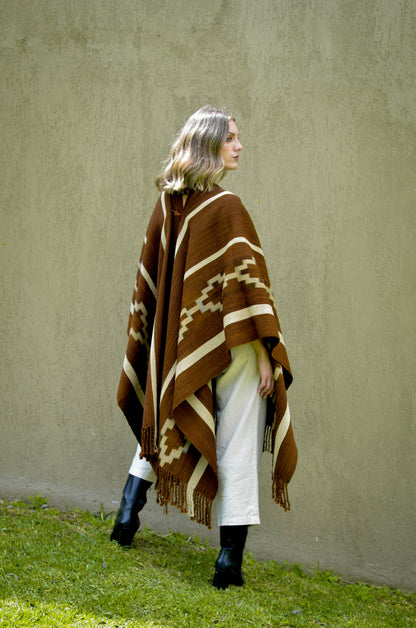 Poncho "Chacabuco" Obra en Telar Criollo