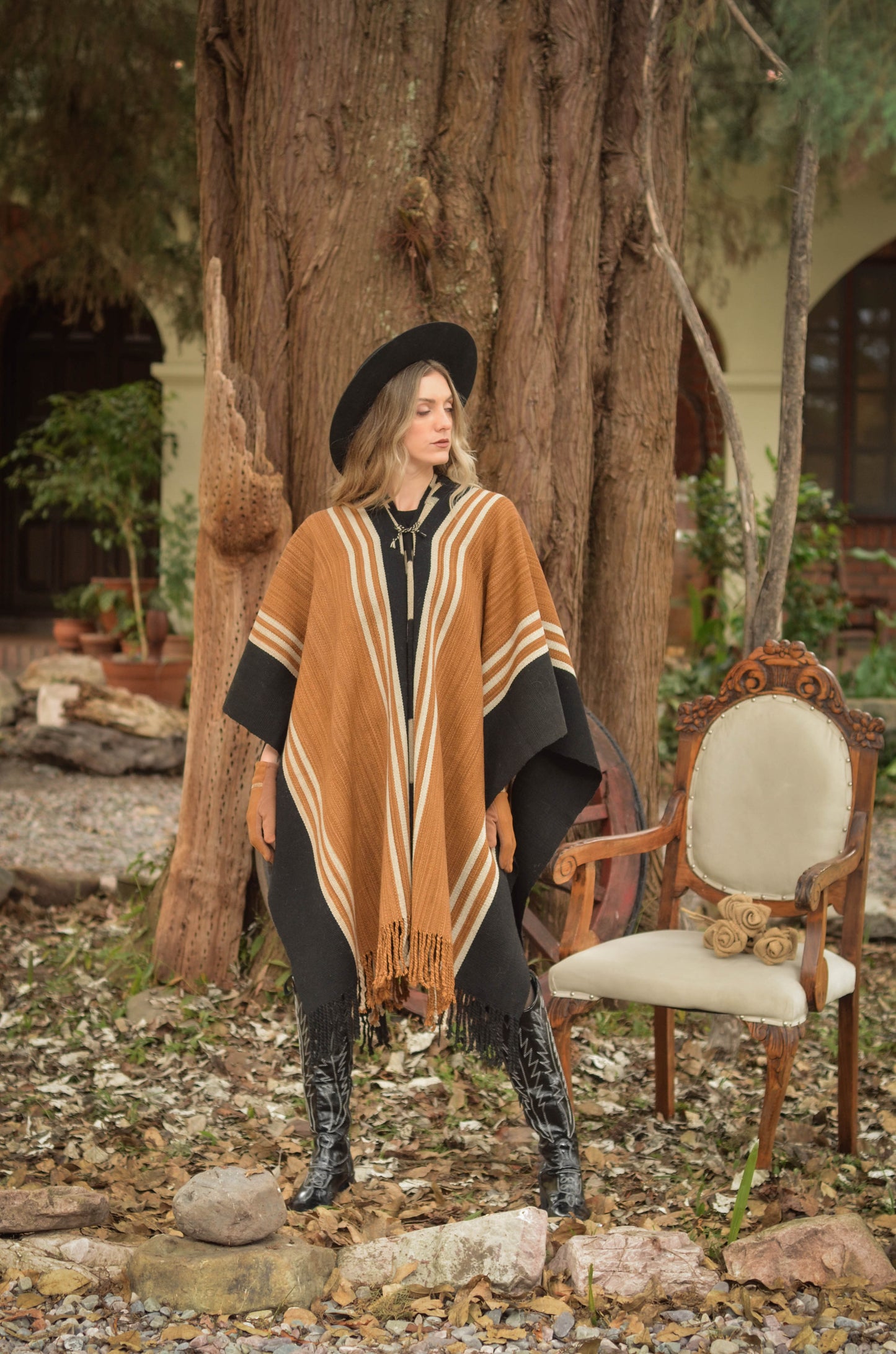 Poncho "Araucana" Obra en Telar Criollo