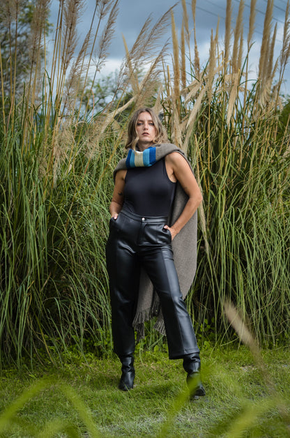 Poncho "Necochea" Telar Criollo