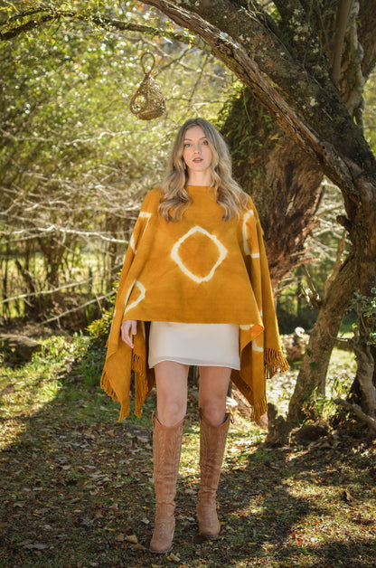 Poncho "Mendizaball" Telar Criollo