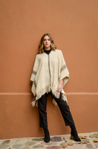 Poncho "Chaco" Hilos de Llama Baby