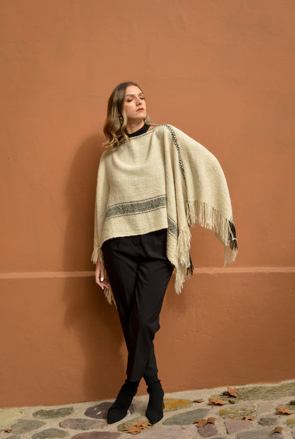 Poncho "Chaco" Hilos de Llama Baby