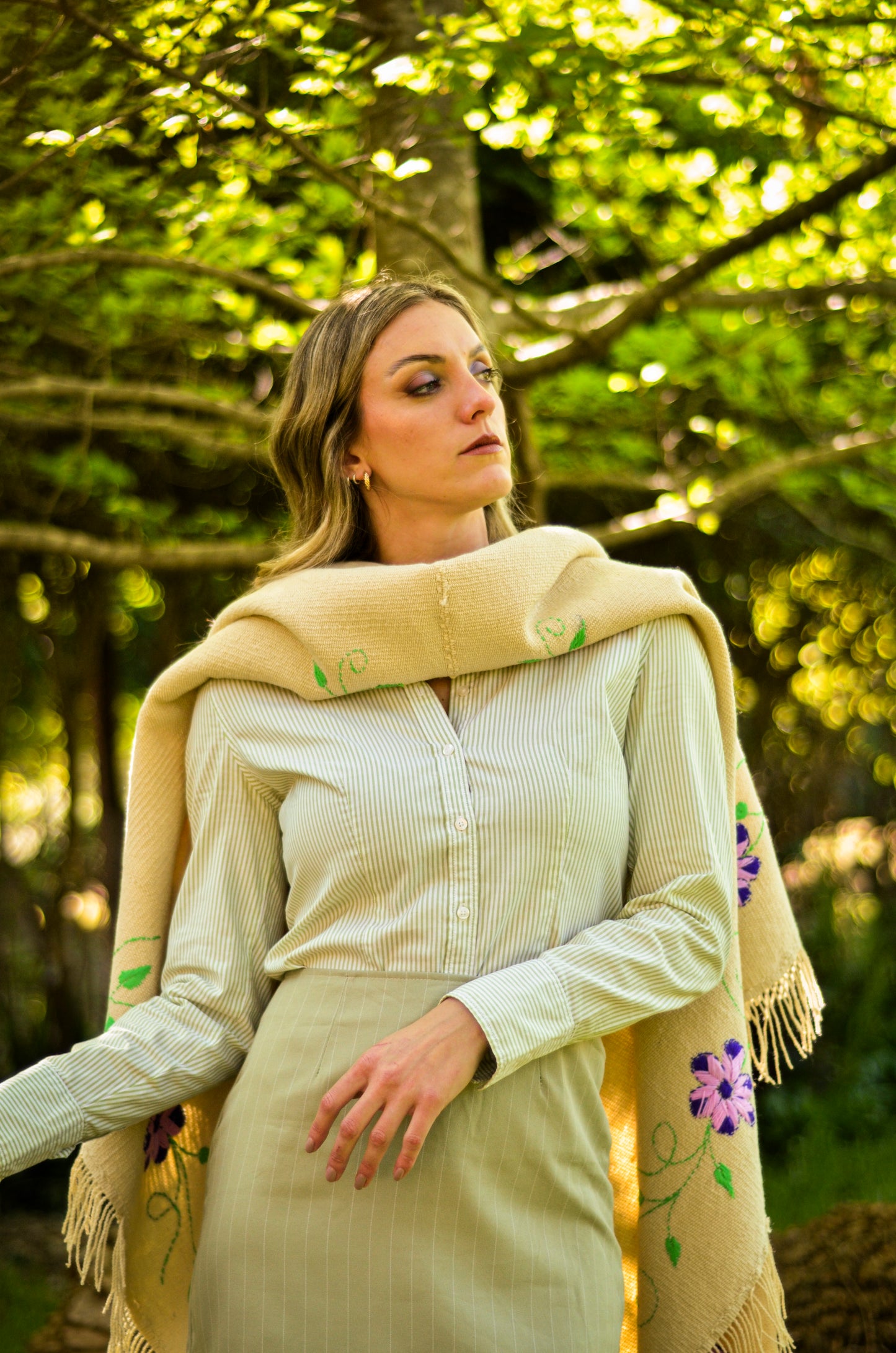 Embroidered Poncho "Concepción" Creole Loom