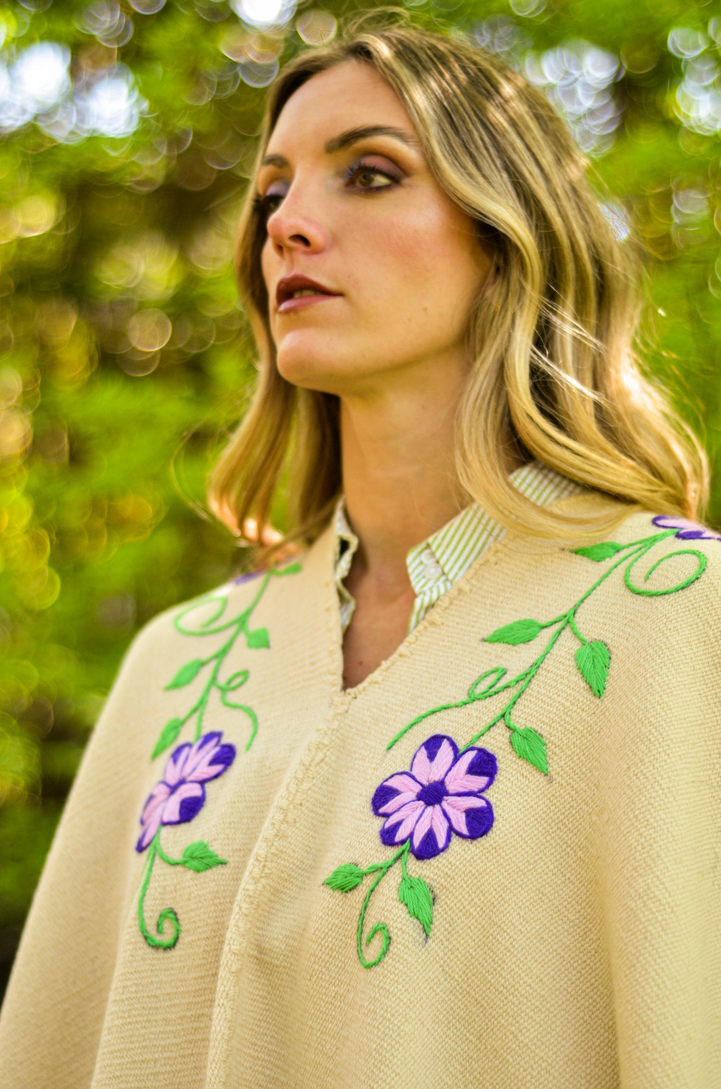 Embroidered Poncho "Concepción" Creole Loom