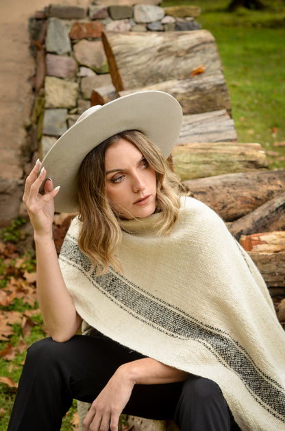 Poncho "Chaco" Hilos de Llama Baby