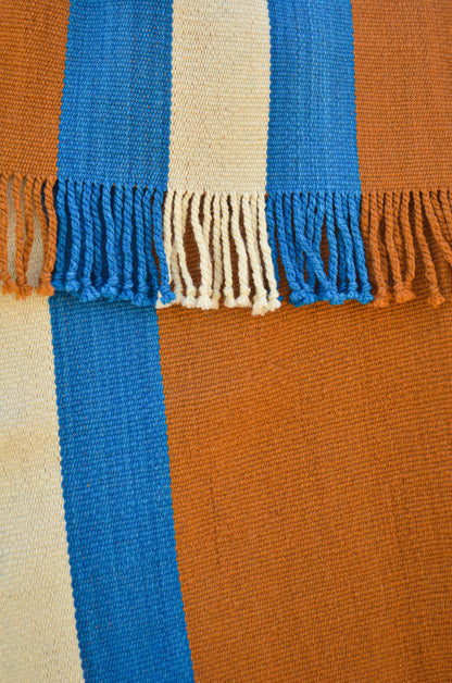 Poncho "Yapeyú" Telar Criollo
