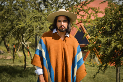 Poncho "Yapeyú" Telar Criollo