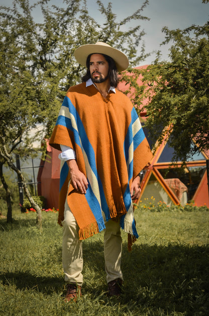 Poncho "Yapeyú" Telar Criollo