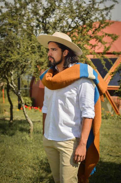 Poncho "Yapeyú" Telar Criollo