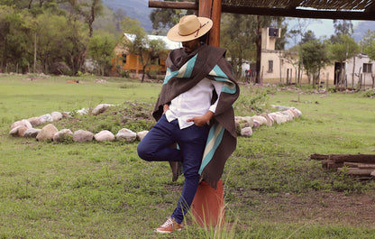 Poncho "Alvear" Telar Criollo