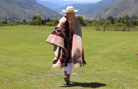Poncho Guarda Tied "Jaguel" Creole Loom