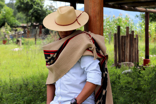 Poncho Guarda Tied "Jaguel" Creole Loom