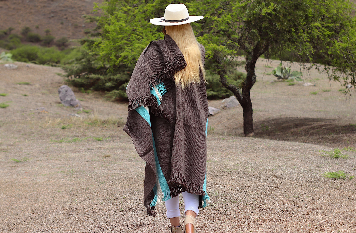 Poncho "Alvear" Telar Criollo