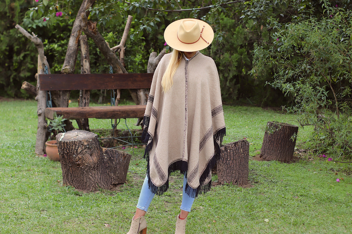 Poncho “Maima” de Hilos de Llama